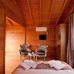 Gizemli Nehir Hotel